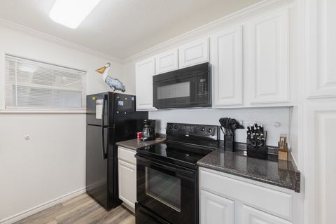 Beachhead 502 kitchen