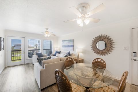 Beachhead 502 living room