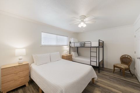 Beachhead 502 bedroom with bunks