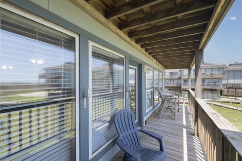 Beachhead 502 deck exterior