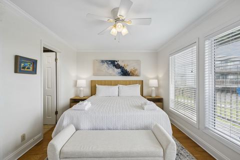 Beachhead 503 king bedroom