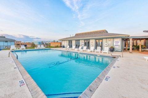Beachhead pool deck