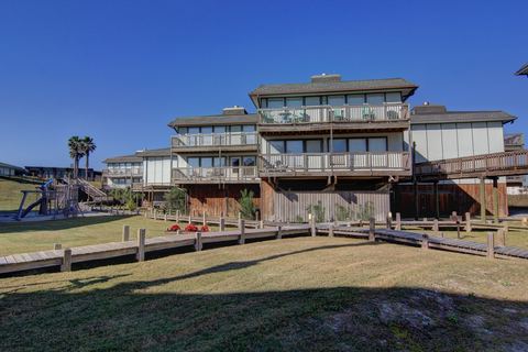 Beachhead condos and grounds
