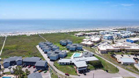 Beachhead boardwalk to the beach